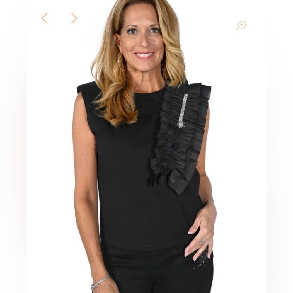 FRANK LYMAN SLEEVELESS TOP 💎 Host Pick